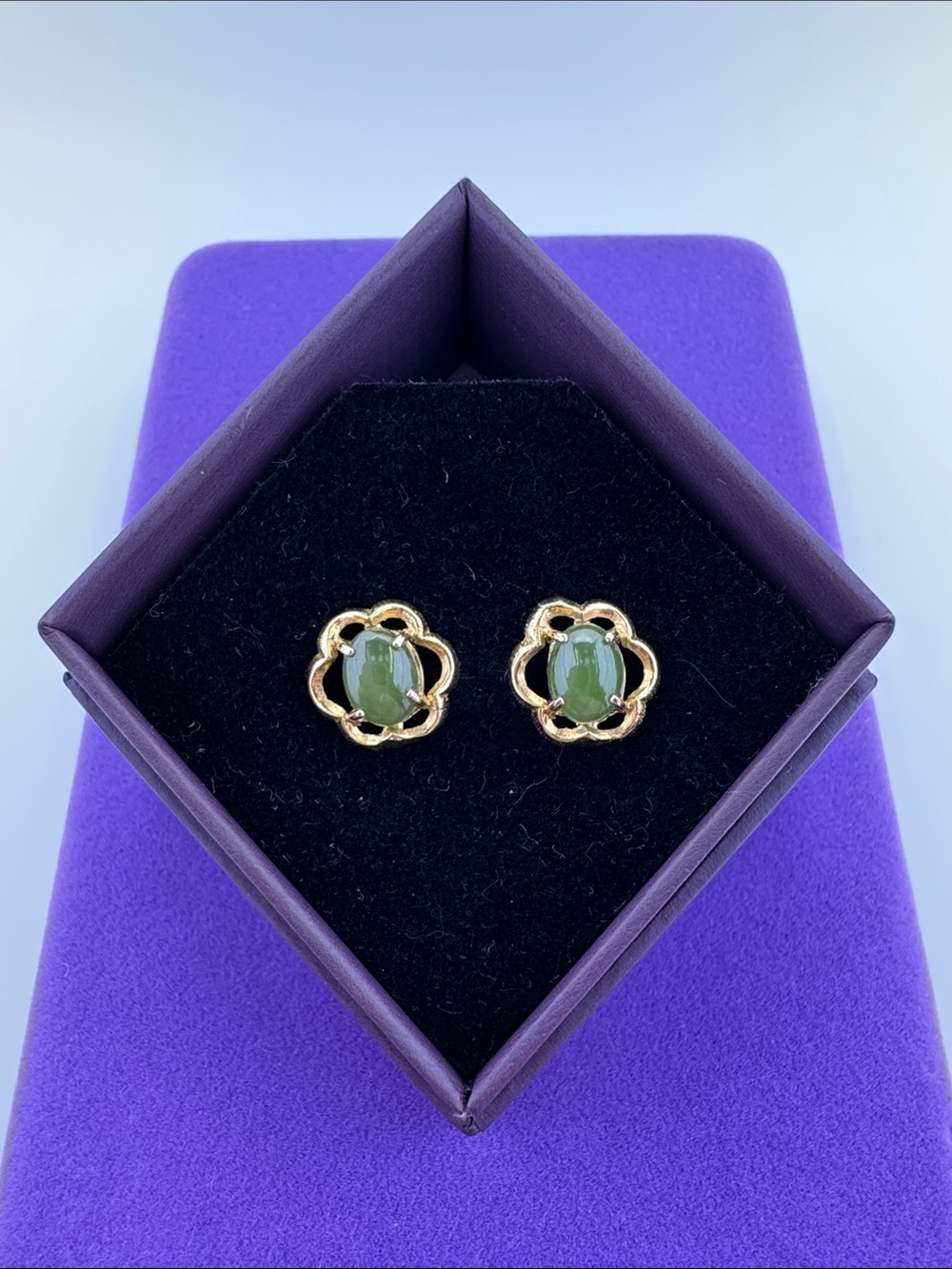 💛 Vintage 14k Gold Plated Oval Jade Openwork Floral Earrings